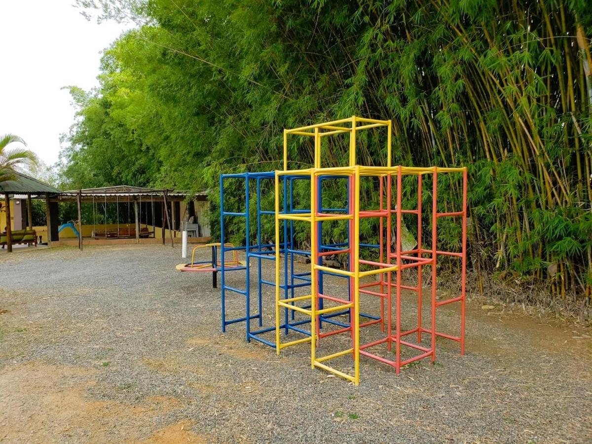 Villa Chacara Charmosa Com Piscina, Campo De Futebol Guaratinguetá Exterior foto